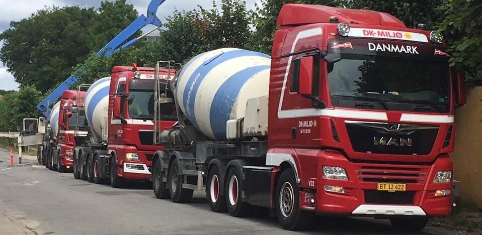 DK-Miljø Lastbil med betonkanon